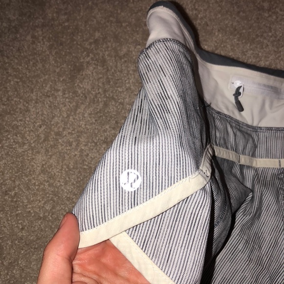 Women’s Lululemon shorts - Picture 3 of 4